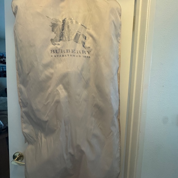 Burberry 100% Lambskin Leather Trench Coat – Taupe, Size 8 (Made in Italy) - Picture 9 of 10